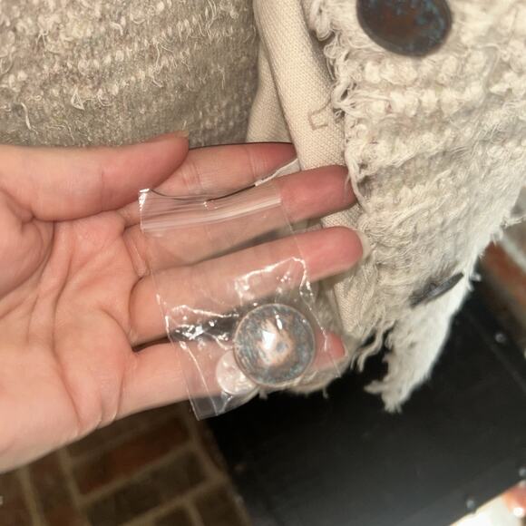 FREE PEOPLE Sz Small Knit Shag Shaggy Sweater Shacket Coat Metal Buttons Soft - Picture 6 of 8